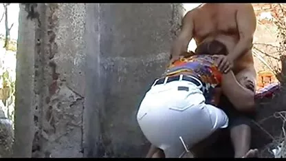 آسیایی گروه سکسی در موبوگرام دیک می خورد و با دستان خود در مقابل وب کم به خودش کمک می کند