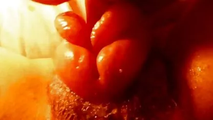 زیبایی در لباس عکس پورن متحرک زیر مشکی و جوراب ساق بلند روی صورت معشوقش نشسته بود