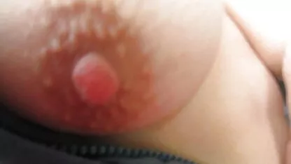 شخص دوست دختر روغن زده در یک پیراهن بنفش و عکسهای سکسی پورن استار الاغ او را لعنتی