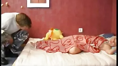 پسر از پدرش بخاطر کمک به تمیز کردن از blowjob و عضو مقعد تشکر کرد عکسهای سکسی نسرین علوی