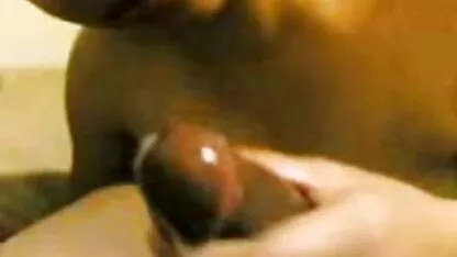 MILF چاق عکسهای سکسی نسرین علوی جلوی دوربین سینه های عظیم او را نشان می دهد