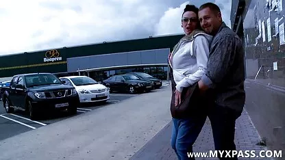 سلطان در هر سوراخ چهار گروه سکسی موبوگرام ملتحمه را در لباس زیر زنانه سکسی می کند