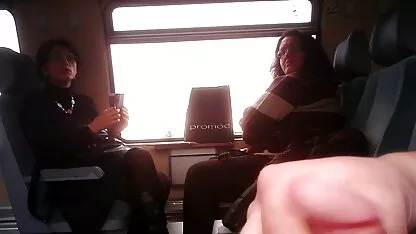اوا عکسهای سکسی پورن استارها نوتی نشان می دهد که بدن برهنه چگونه با آن فرار می کند و از دست می رود
