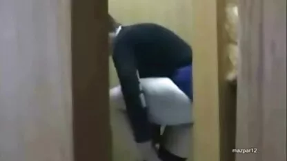 مرد نسبت به عروس سرطانی تکیه داد و او فیلم پورن زورگیری را لعنتی کرد