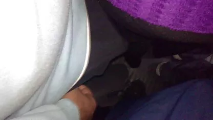 بانوی شلوغ ، فالوس معشوق خود را در اتاق عکس سکسی پورن ها خواب می گذارد