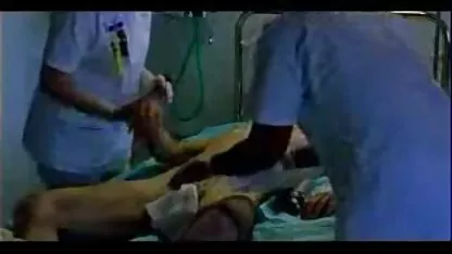 دوست عکسهای سکسی پورن دختر یک مرد سیاه پوست را به سختی در مطب می کشد